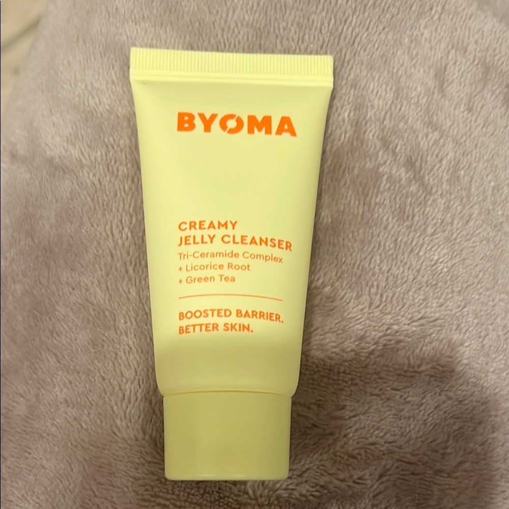 Creamy Jelly Cleanser - Yellow